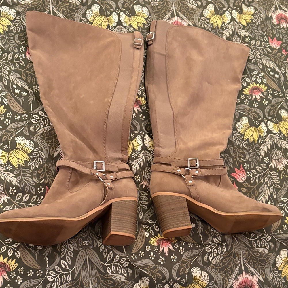 Torrid knee high boots